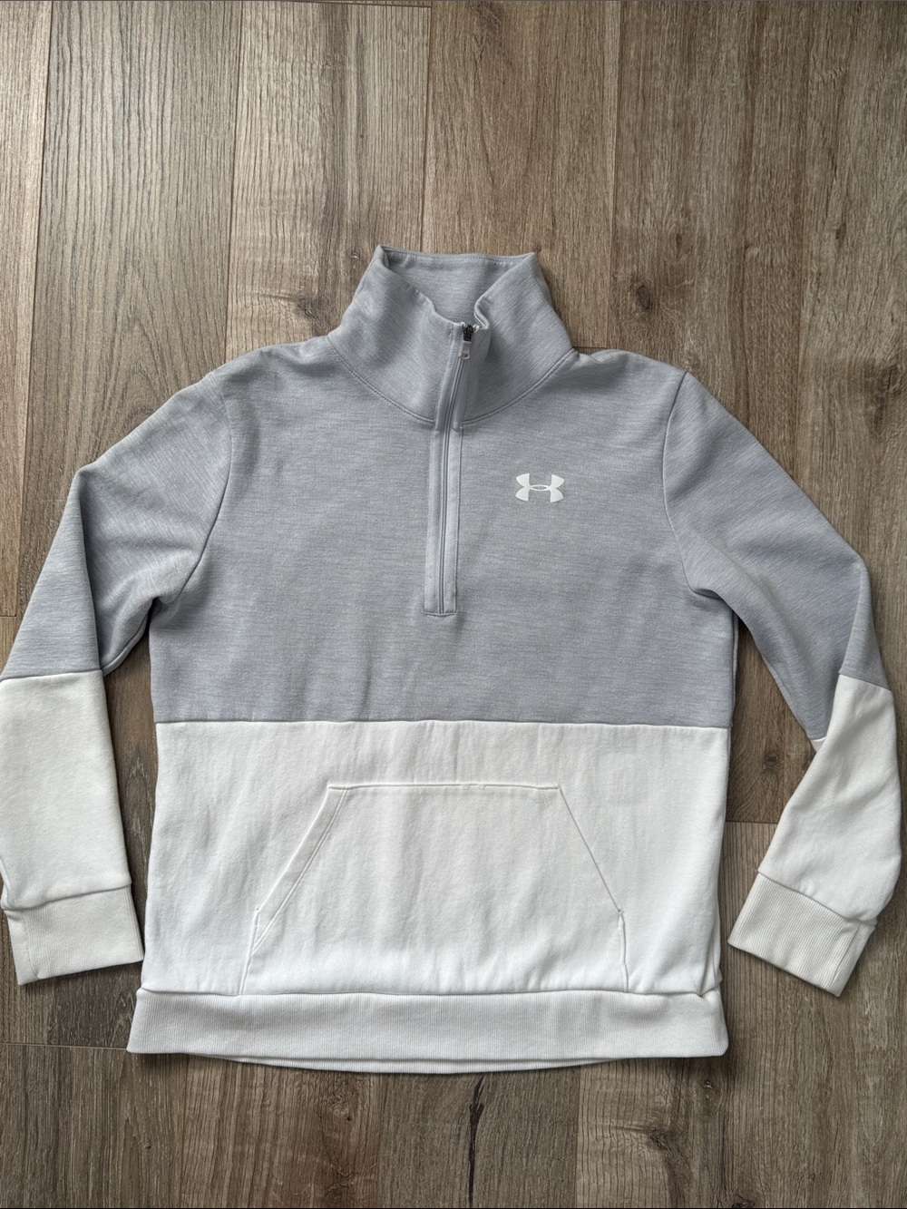 Under Armour Boys Light Gray and White Half-Zip Pullover Size YXL (14/16)